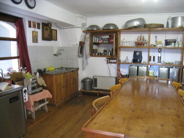 IMG_3568 Grigoriou kitchen