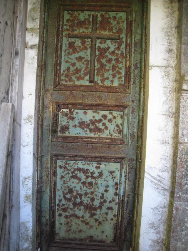 IMG_3188 church 1883 steel door